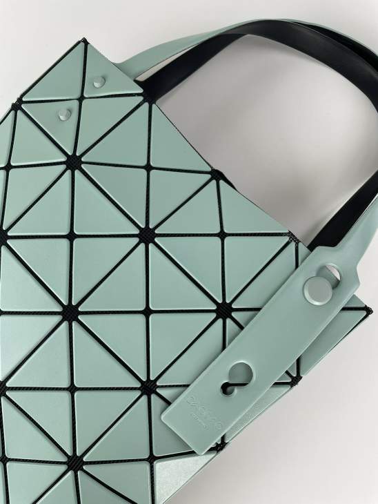 Picture of Issey Miyake Handbags _SKUfw156182182fw